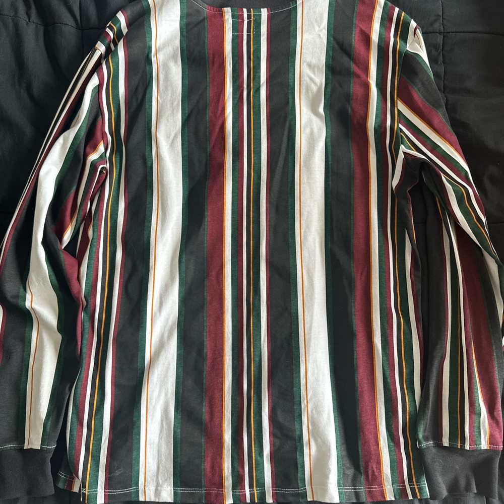 GUESS shirt - Picture 2 of 2